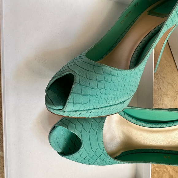 Christian Dior Miss Dior Peep Toe Platform Pump, Python Nabuck,39, Aquamarine - Picture 2 of 10
